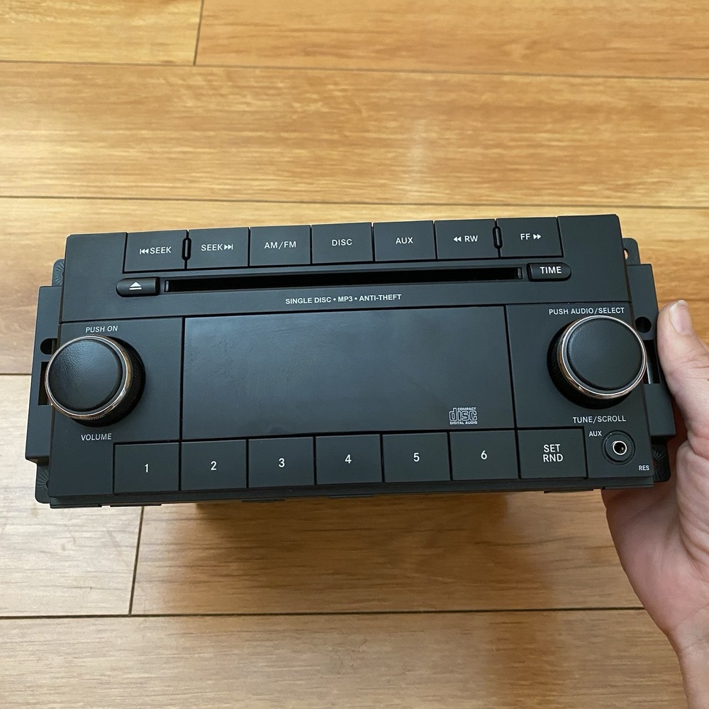 2007- 2012 CHRYSLER DODGE JEEP Radio CD MP3 Player AUX Sirius AM/FM Radio OEM